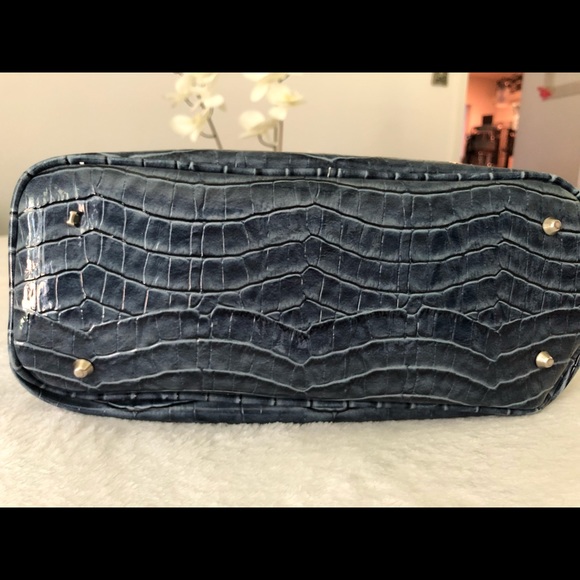 💙GUESS Bag 👜💙 - Picture 5 of 7